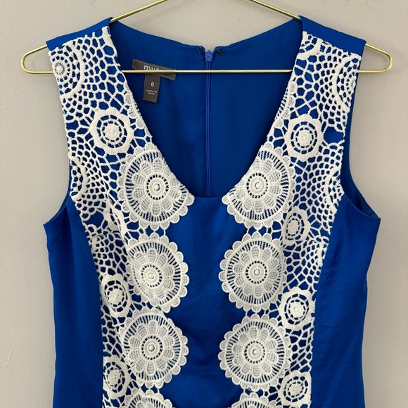 Muse Blue with White Crochet Detail Silky Sleeveless V-Neck Dress size 6 - Picture 4 of 8